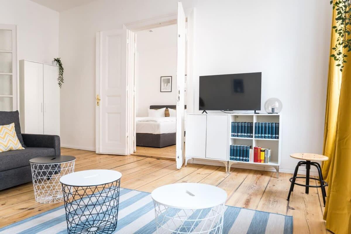 Apartment At Rosenthaler Platz เบอร์ลิน ภายนอก รูปภาพ