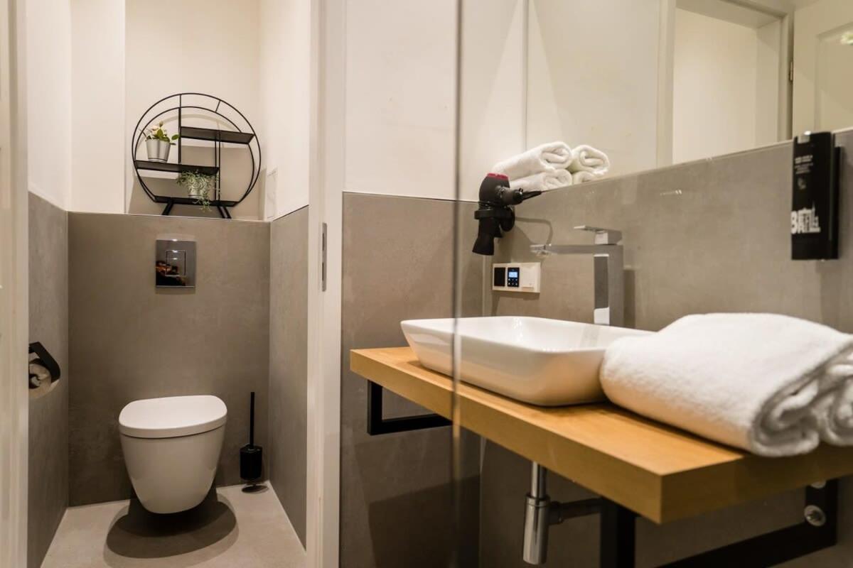 Apartment At Rosenthaler Platz เบอร์ลิน ภายนอก รูปภาพ